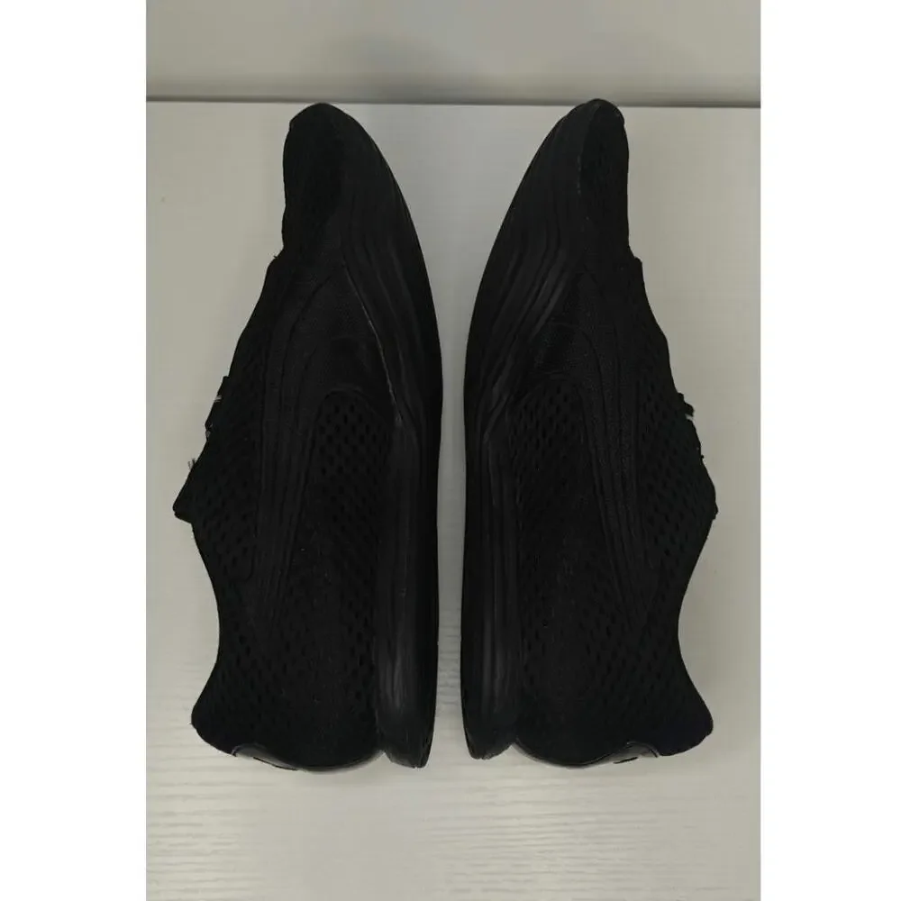 Black Puma velcro sneakers sz 8